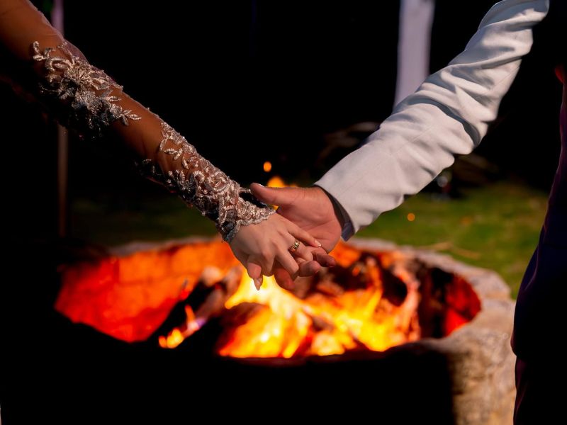 Sítio para casamento ao ar livre com cerimônia inesquecível em meio à natureza