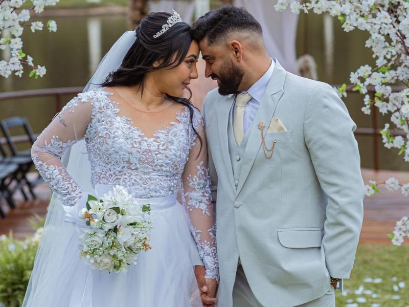Momento especial de casamento ao ar livre em sítio para eventos